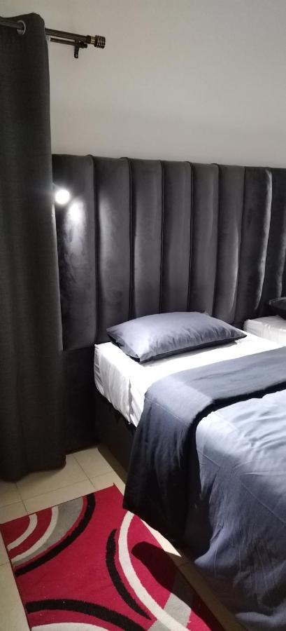 Cheers Guest House Evander Екстериор снимка