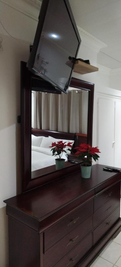 Cheers Guest House Evander Екстериор снимка