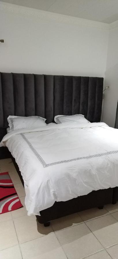 Cheers Guest House Evander Екстериор снимка