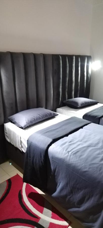 Cheers Guest House Evander Стая снимка