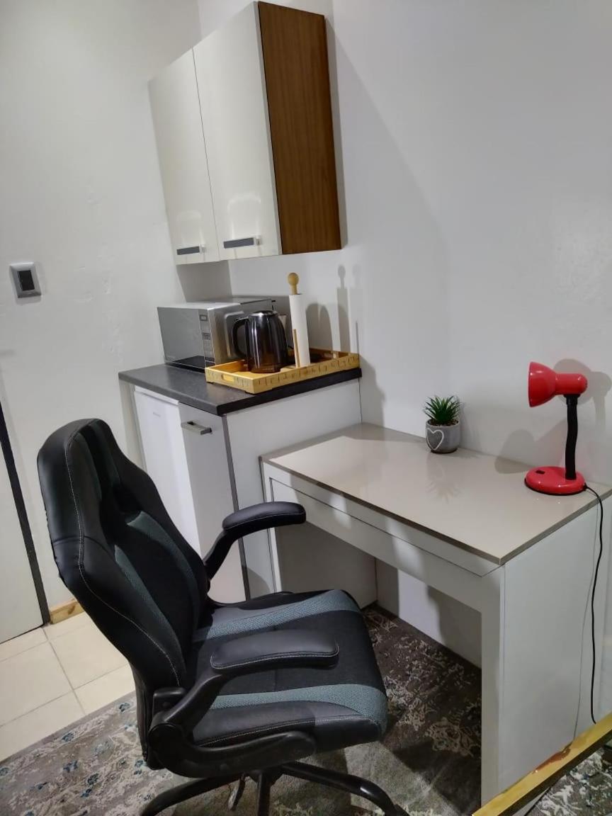 Cheers Guest House Evander Екстериор снимка