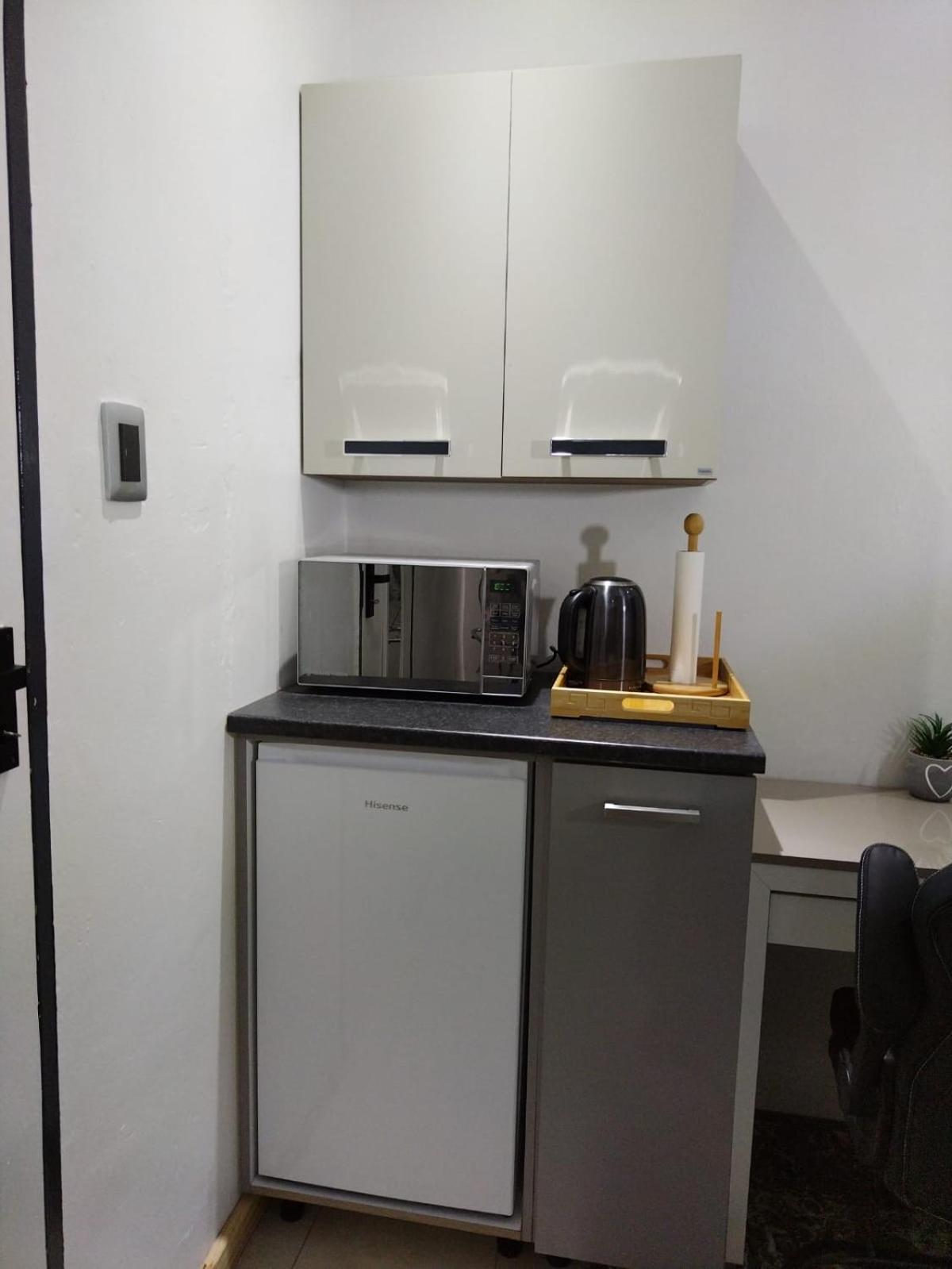 Cheers Guest House Evander Екстериор снимка