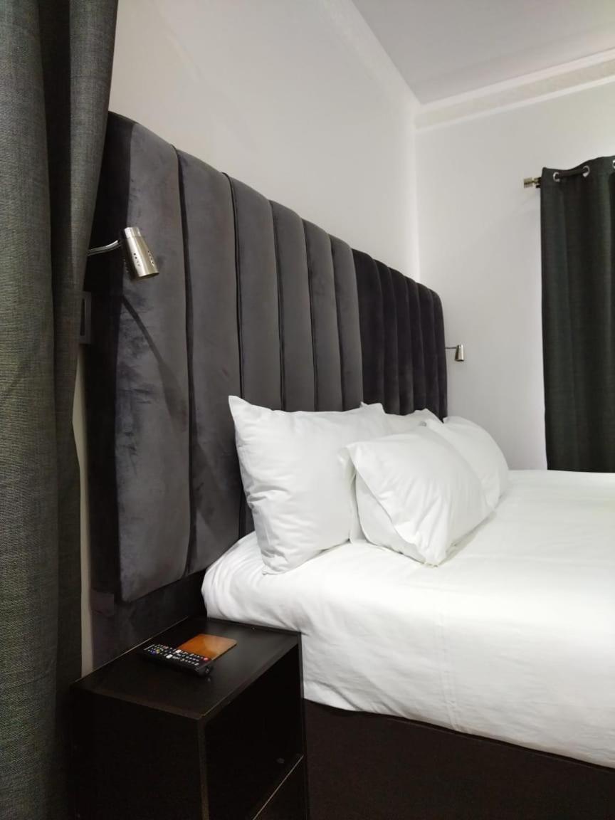 Cheers Guest House Evander Екстериор снимка