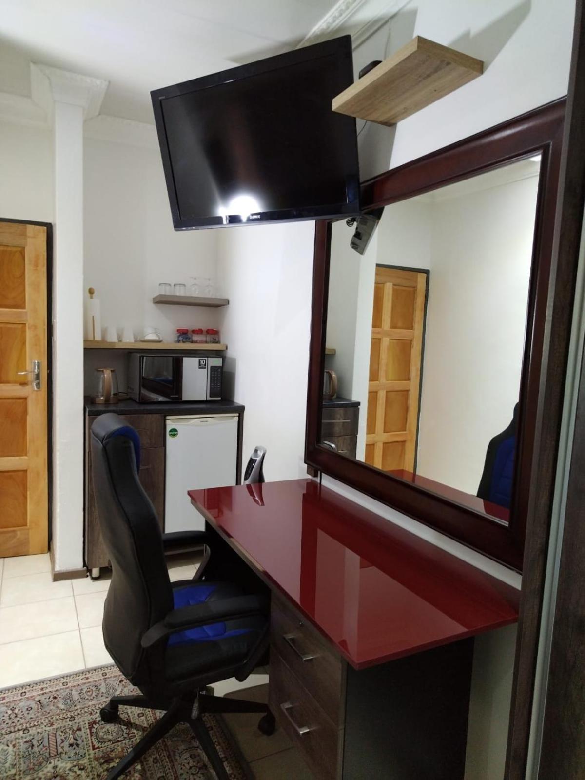 Cheers Guest House Evander Екстериор снимка